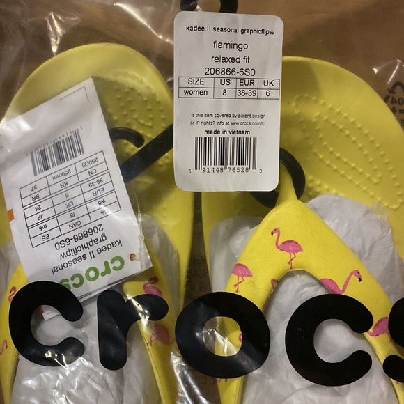 Women’s Yellow Crocs w/Pink FLAMINGOS Print Flip Flops Sandals Kadee II - Picture 7 of 8